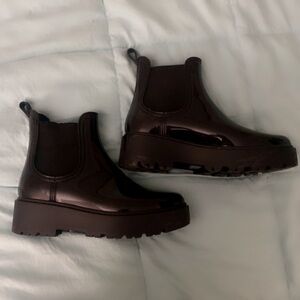 Steve Madden black patent Chelsey boot